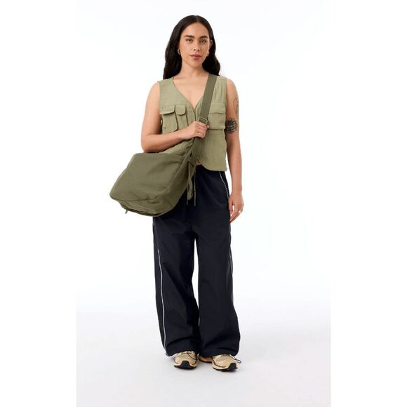 NWT BÉIS The Carryall Crossbody in Olive Green - Picture 5 of 5